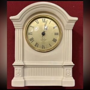 VINTAGE Lenox Porcelain Desk or Mantle Top Made in USA